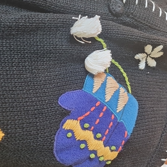 Christmas crochet Vest Size Large - Picture 9 of 13